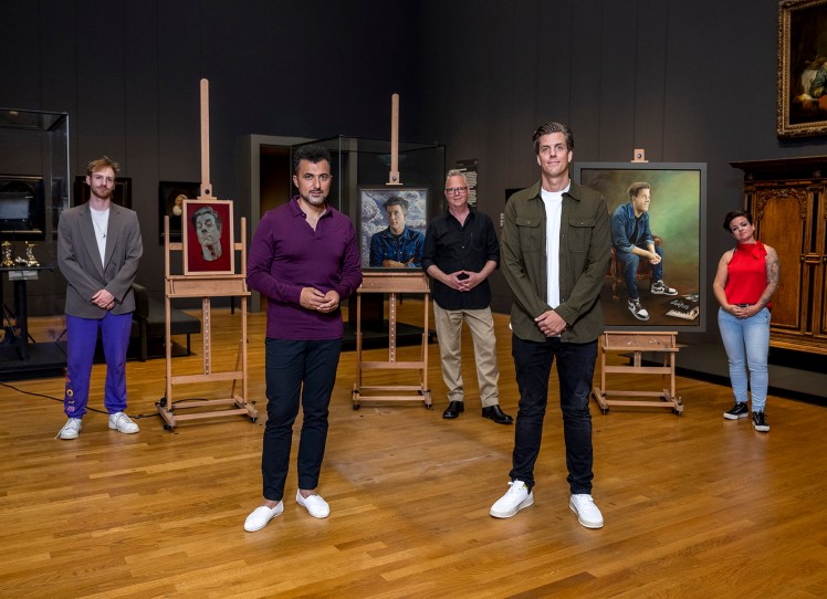 Rob Kemps, Özcan Akyol en deelnemende kunstenaars bij  TV Sterren op het Doek in het Rijksmuseum